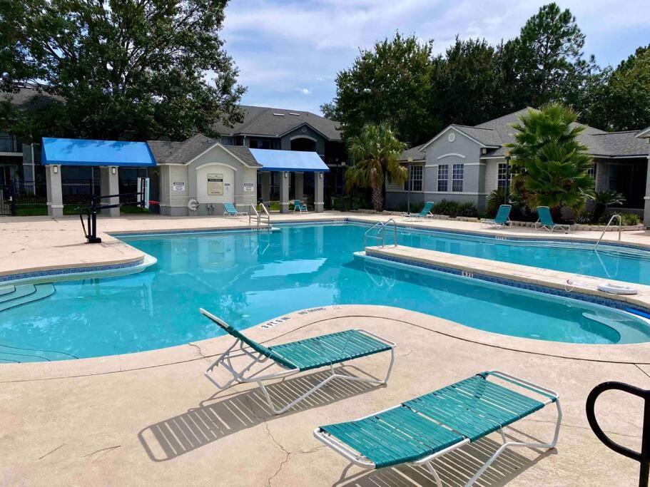 The Botanical Retreat, King Comfort & Poolside Peace Gainesville Eksteriør billede